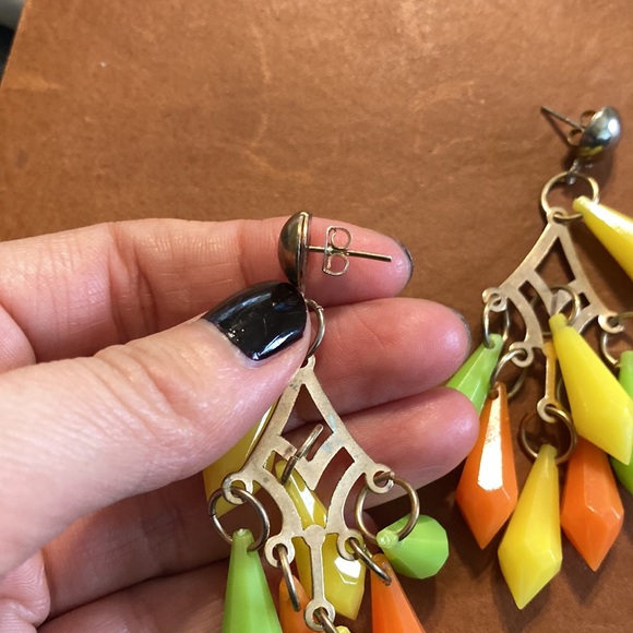 Dangling Lucite vintage Earrings - Picture 2 of 3